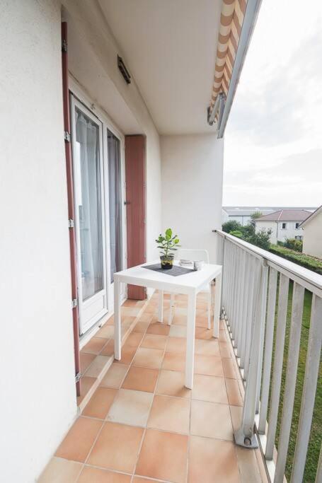 Le Coquet - Balcon - Proche Gare - Parking Apartment Bourg-en-Bresse Bagian luar foto